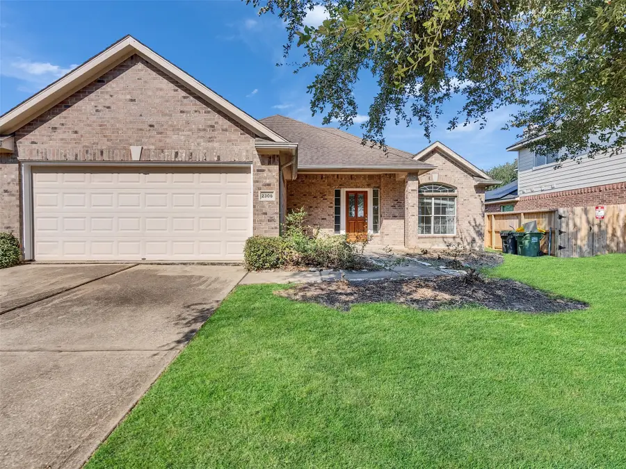 2306 Diamond Springs Drive, Pearland, TX 77584 - Image #3