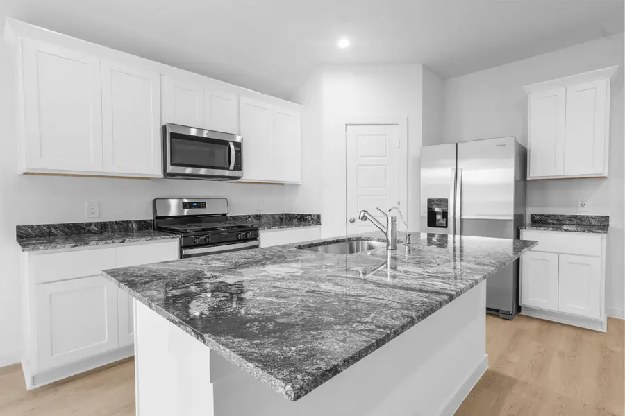 313 Emma Street, Angleton, TX 77515 - Image #3