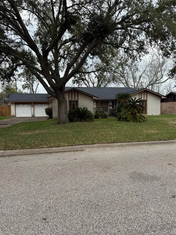 2612 Lake Park Drive Drive, La Marque, TX 77568