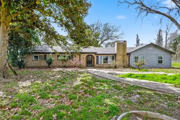 7411 Highway 36 Highway, Jones Creek, TX 77541