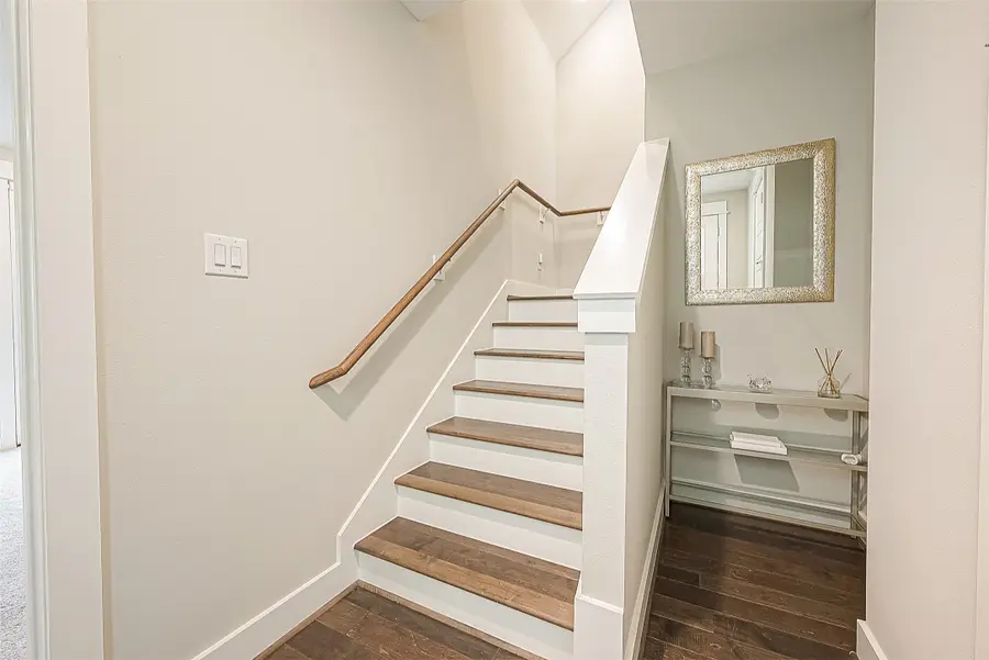 2051 Sherwood Forest Street, Houston, TX 77043 - #2