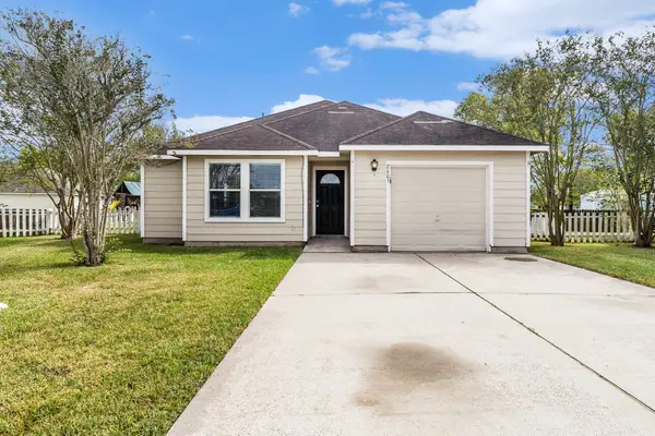 2605 Zackery Court, Dickinson, TX 77539