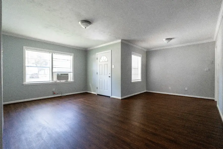 1011 Linden St, La Marque, TX 77568 - Image #2