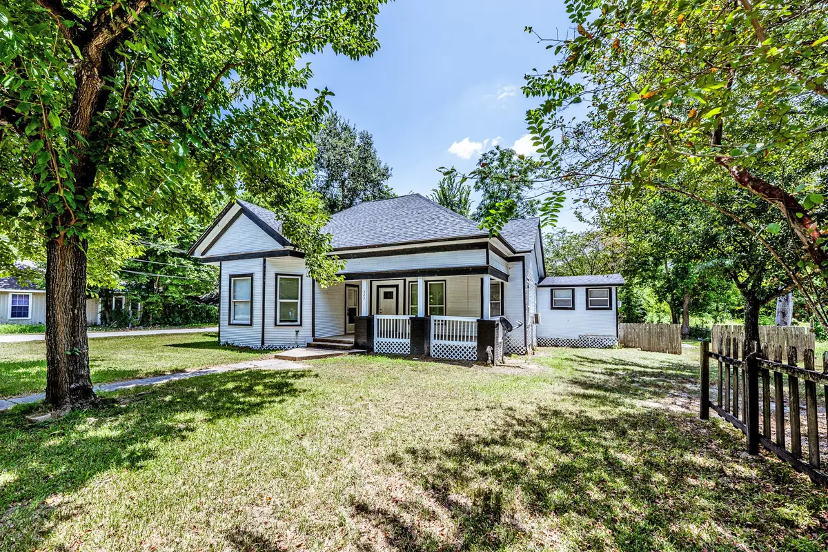522 E Morris Street, Madisonville, TX 77864 - #1