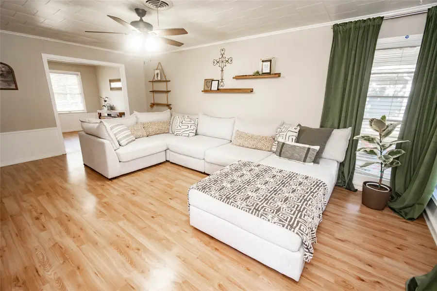 1216 15th Avenue N, Texas City, TX 77590 - Image #2