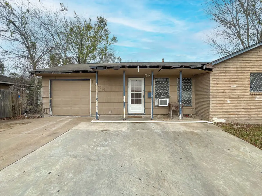 1525 Serpentine Drive, Houston, TX 77029 - Image #2
