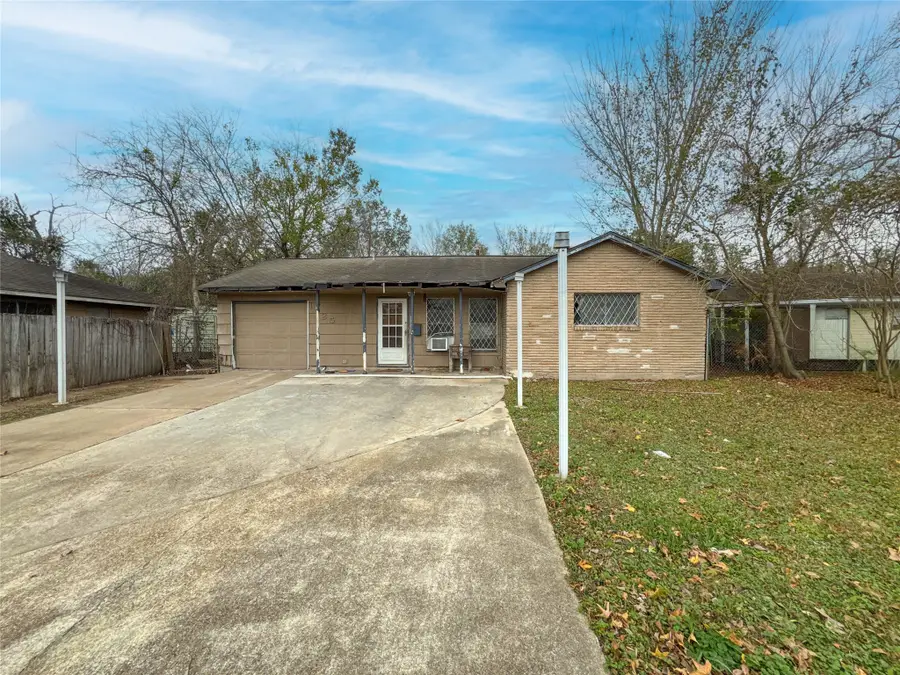 1525 Serpentine Drive, Houston, TX 77029 - Image #3
