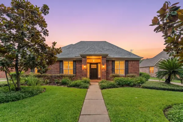 1703 S Medio River Circle, Sugar Land, TX 77478