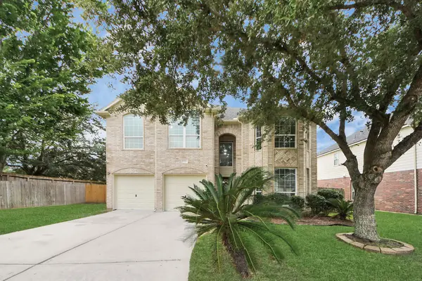 9002 Sundown Drive, Pearland, TX 77584