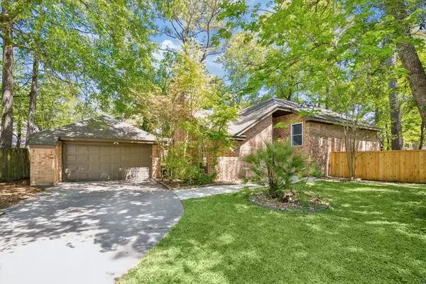 11 Cedar Chase Place, The Woodlands, TX 77381