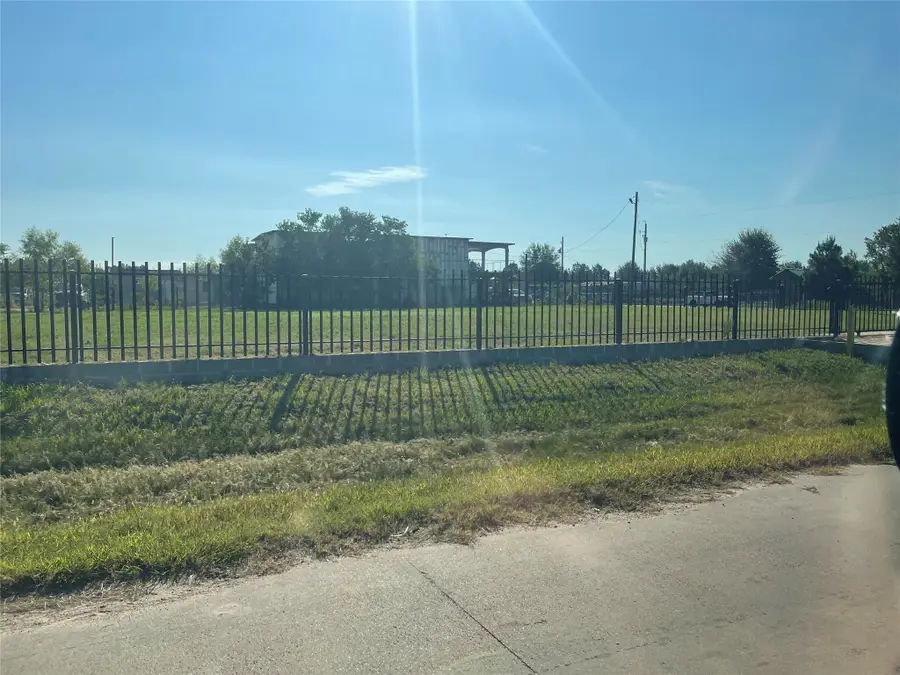 109 County Road 3580, Cleveland, TX 77327 - Image #2