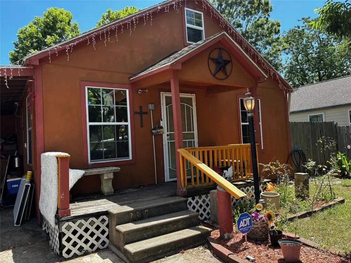 2317 35th Avenue N, Texas City, TX 77590 - #1