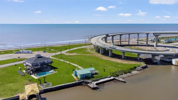 109 County Road 230, Sargent, TX 77414