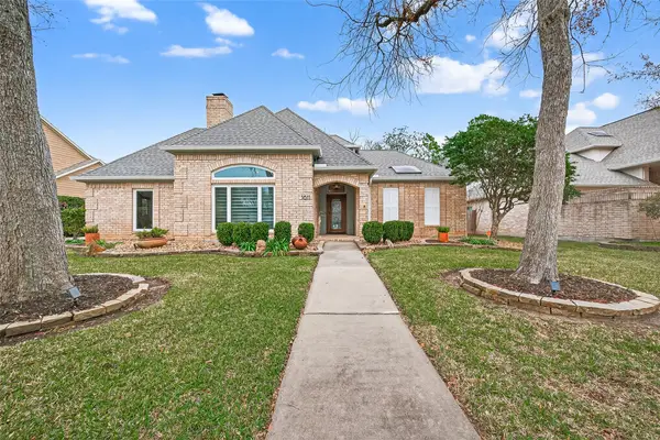 1611 Deerfield Court, Richmond, TX 77406