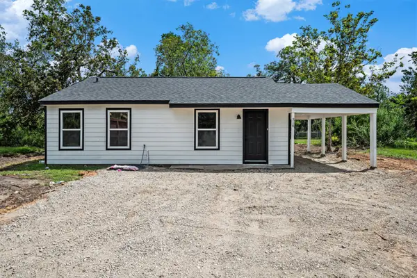 318 N Columbia Street, Angleton, TX 77515