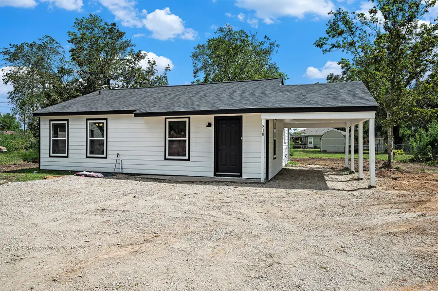 318 N Columbia Street, Angleton, TX 77515 - #3