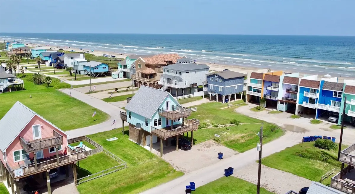 110 Pelican Pl, Surfside Beach, TX 77541 - #1