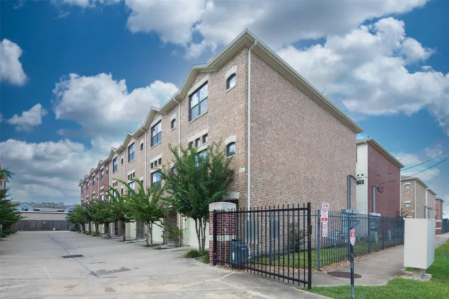 2710 Hullsmith Drive #901, Houston, TX 77063 - Image #2