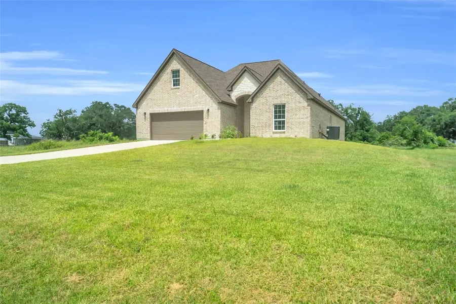 632 Mill Road, Angleton, TX 77515 - Image #3