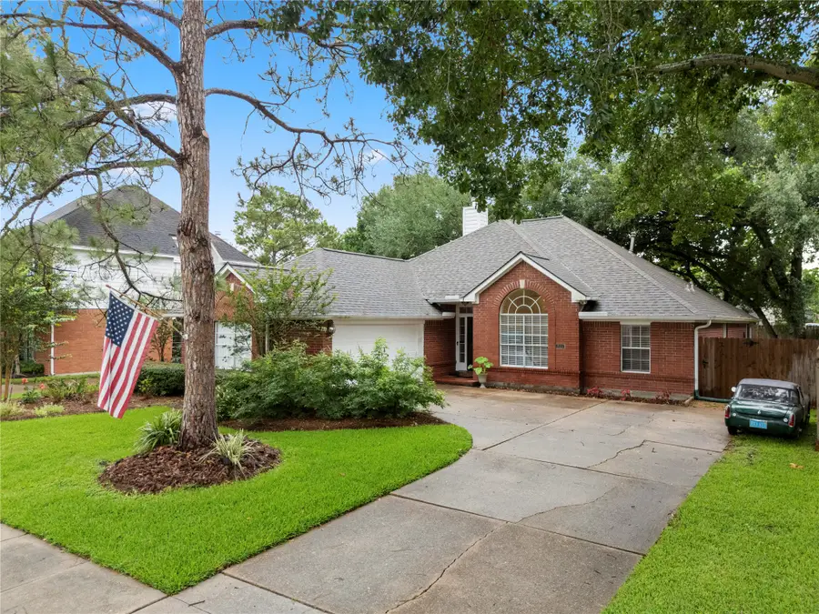 815 Maplewood Falls Court, Houston, TX 77062 - #2