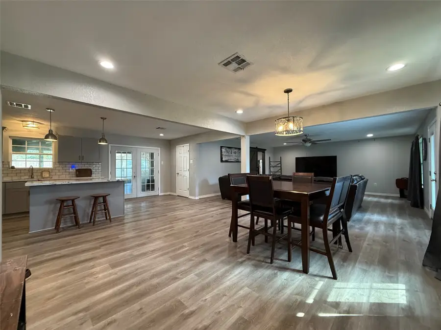 2725 E Railroad Street, Vidor, TX 77662 - Image #2