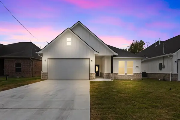 1811 N 19th Street, Nederland, TX 77627