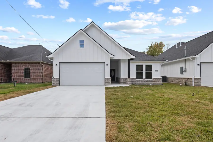 1811 N 19th Street, Nederland, TX 77627 - Image #2