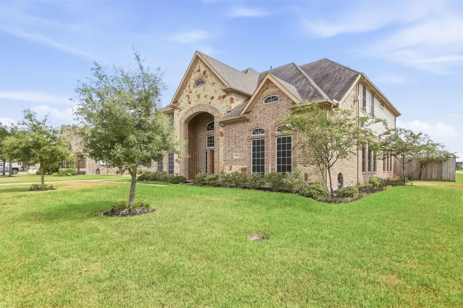 4002 Broadmoor Drive, Monterey Belvieu, TX 77523 - #3