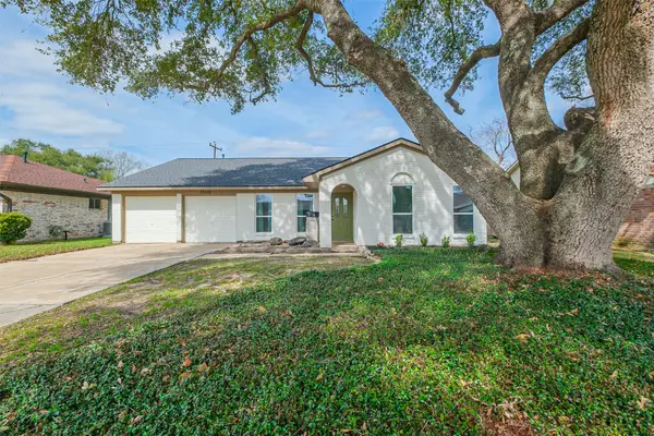 15226 E Hutchinson Circle, Houston, TX 77071