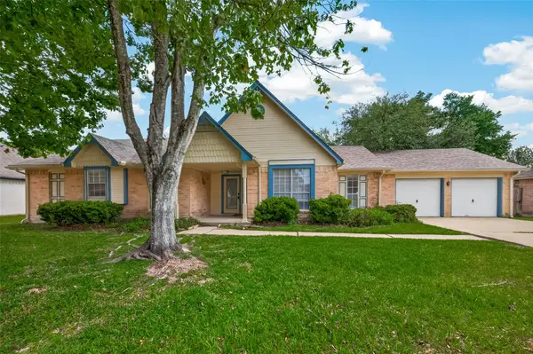 1404 Osborne Drive, Friendswood, TX 77546