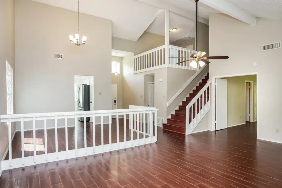 10654 Chapel Hill Drive, Houston, TX 77099 - Image #2