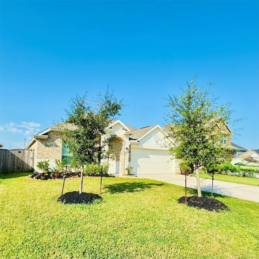 4406 Red Yucca Drive, Baytown, TX 77521 - Image #2