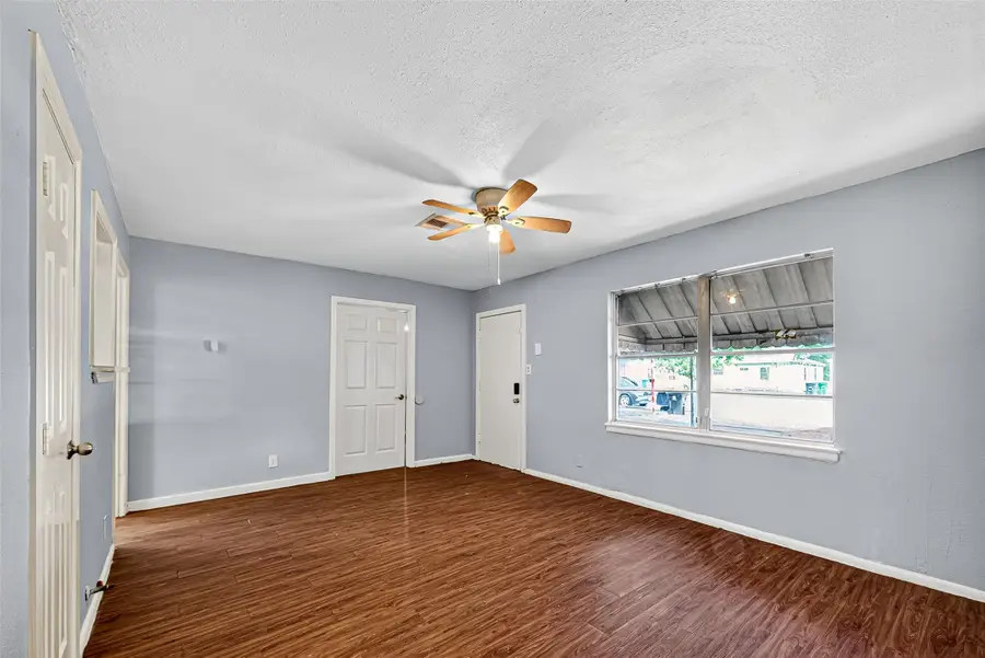 10106 Sierra Drive, Houston, TX 77051 - Image #3