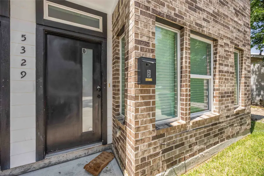 5329 Higgins Street #A/B, Houston, TX 77033 - #2