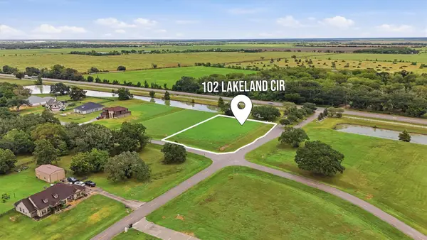 102 Lakeland Circle, Rosharon, TX 77583