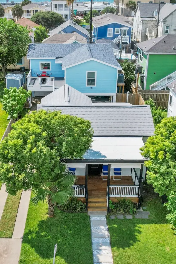 2811 Avenue Q 1/2, Galveston, TX 77550