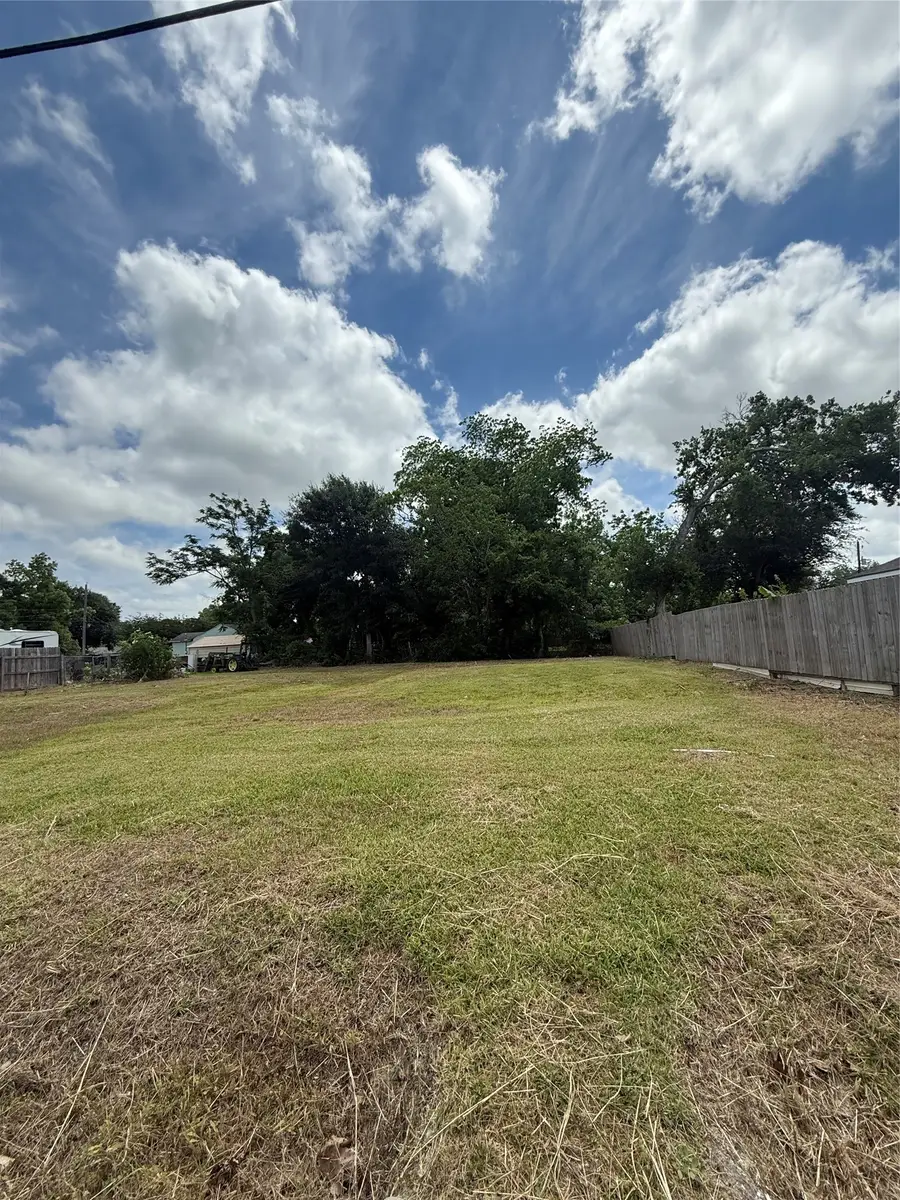 110 S Washington Street, Texas City, TX 77591 - #3
