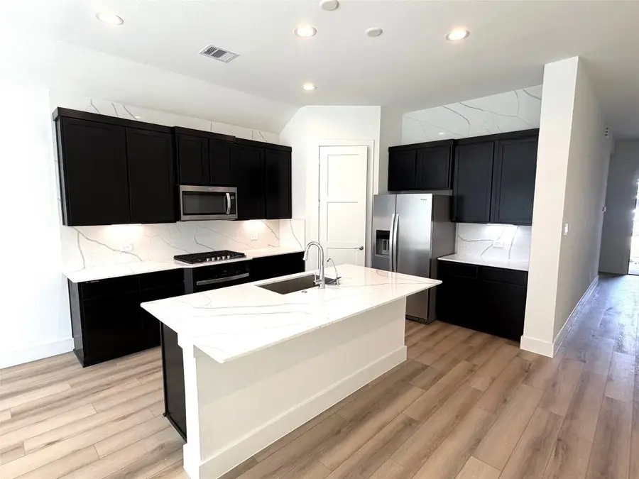 416 Summerset Landing Court, Conroe, TX 77304 - #2