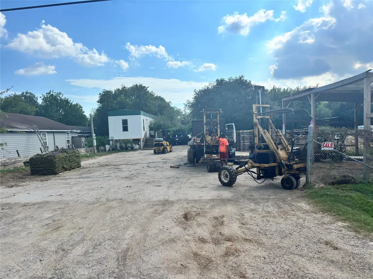 4701 Highway 6, Hitchcock, TX 77563 - Image #1