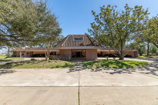 2009 Fm 950, Eagle Lake, TX 77434