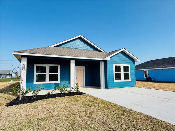 607 W Bayshore Drive, Palacios, TX 77465