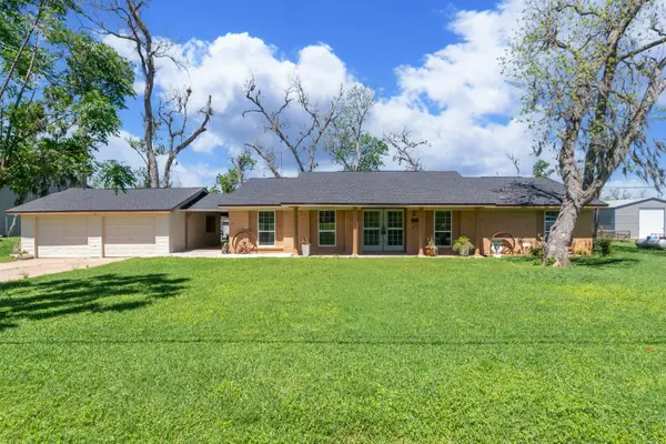 400 Pecan Estates Road #C616R, Angleton, TX 77515
