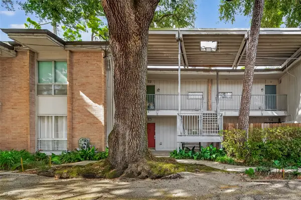 8211 Katy Freeway #19, Houston, TX 77024