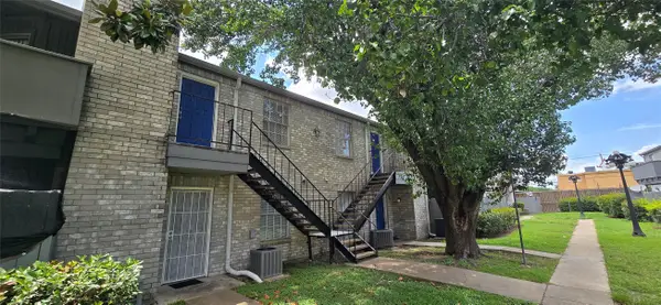 9700 Leawood Boulevard #1002, Houston, TX 77099