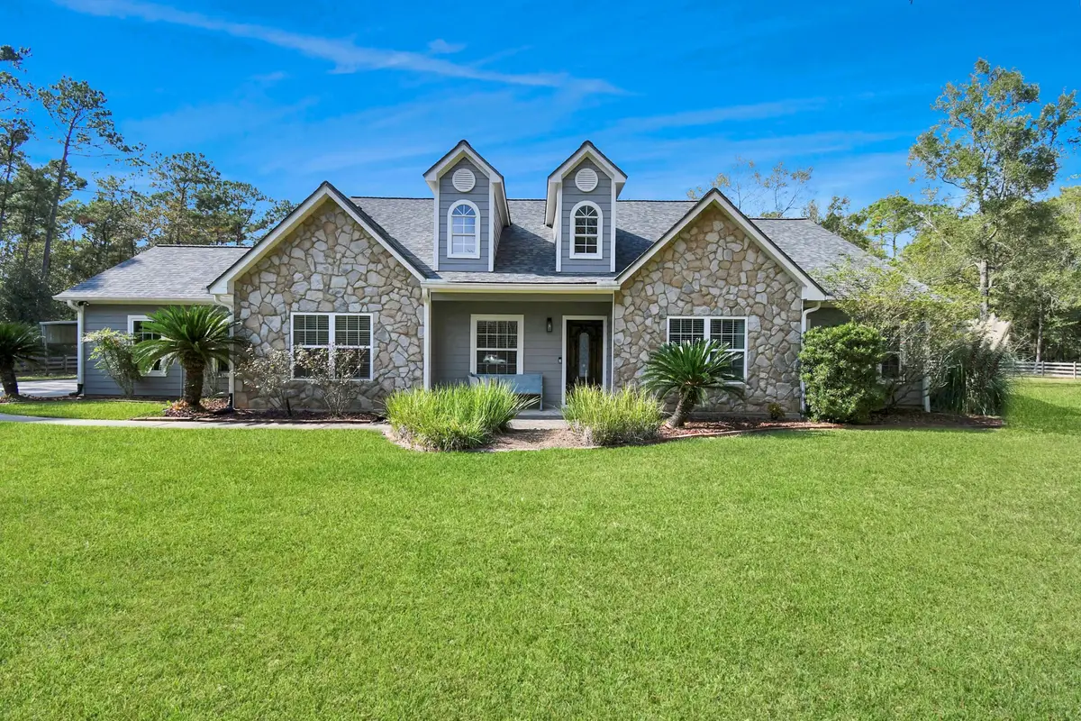 220 Cherokee Circle, Wallisville, TX 77597 - Image #1