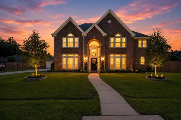 403 Trail Head Street, Friendswood, TX 77546