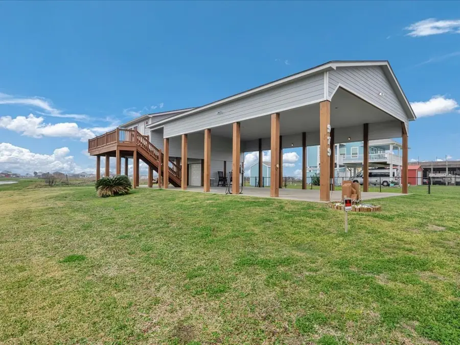 979 Sea Spray Drive, Crystal Beach, TX 77650 - #3