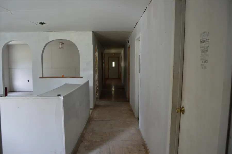 692 Cashscreek Road, Palacios, TX 77465 - Image #2