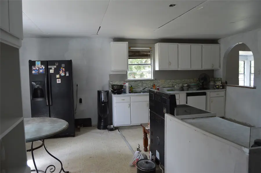 692 Cashscreek Road, Palacios, TX 77465 - Image #3