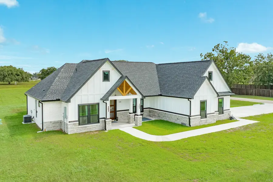 1208 Quarter Horse Trail, Angleton, TX 77515 - #2
